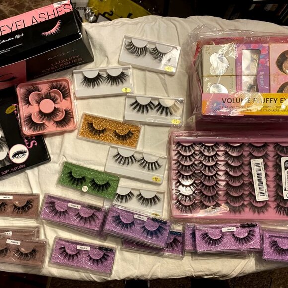 Lashe bundles. Various styles and sizes.  Make up artist mau Models - Picture 5 of 5